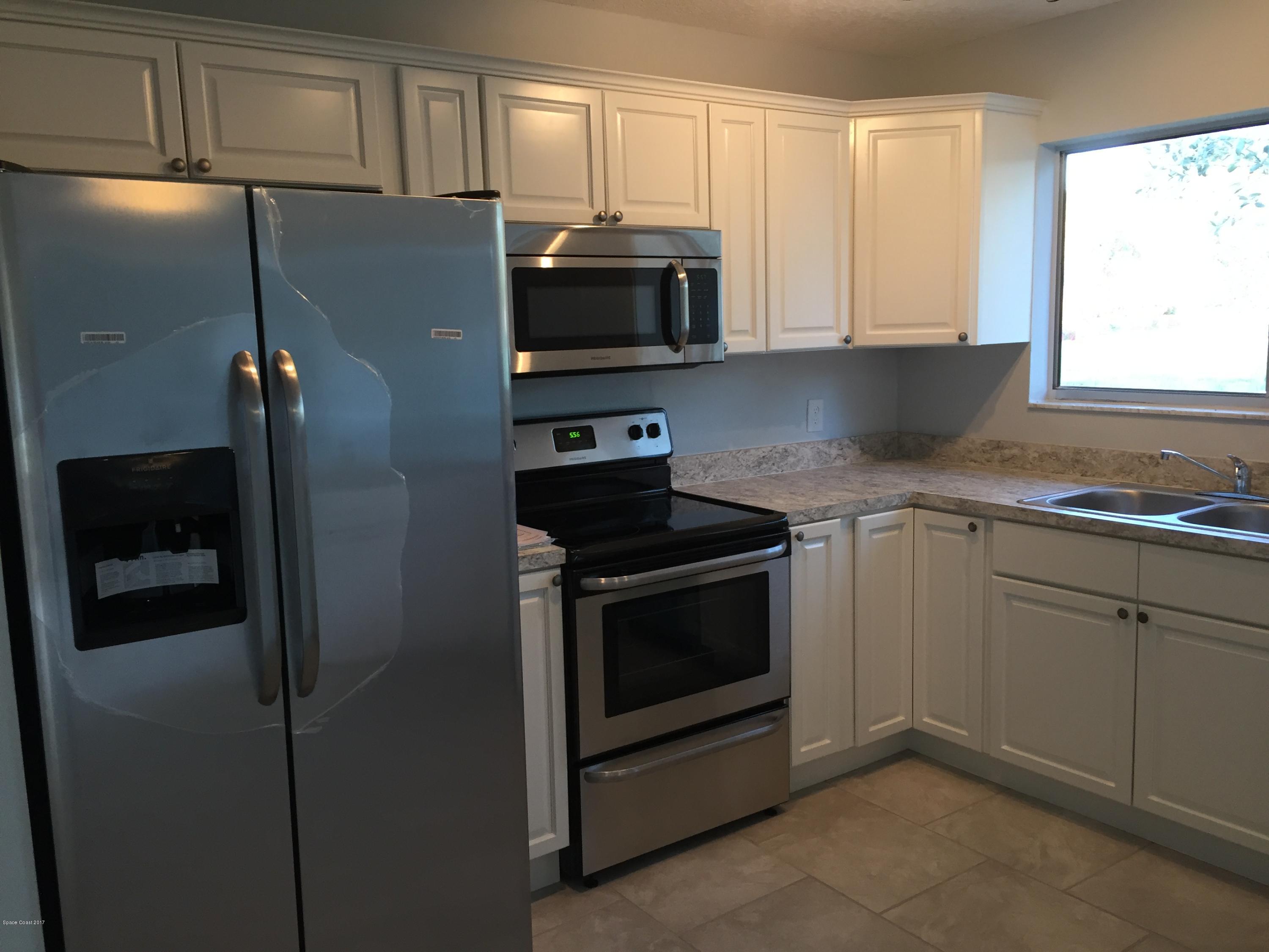 995 Cromey Road Northeast Palm Bay, FL 32905 - Photo 6 of 46 IMG_4574