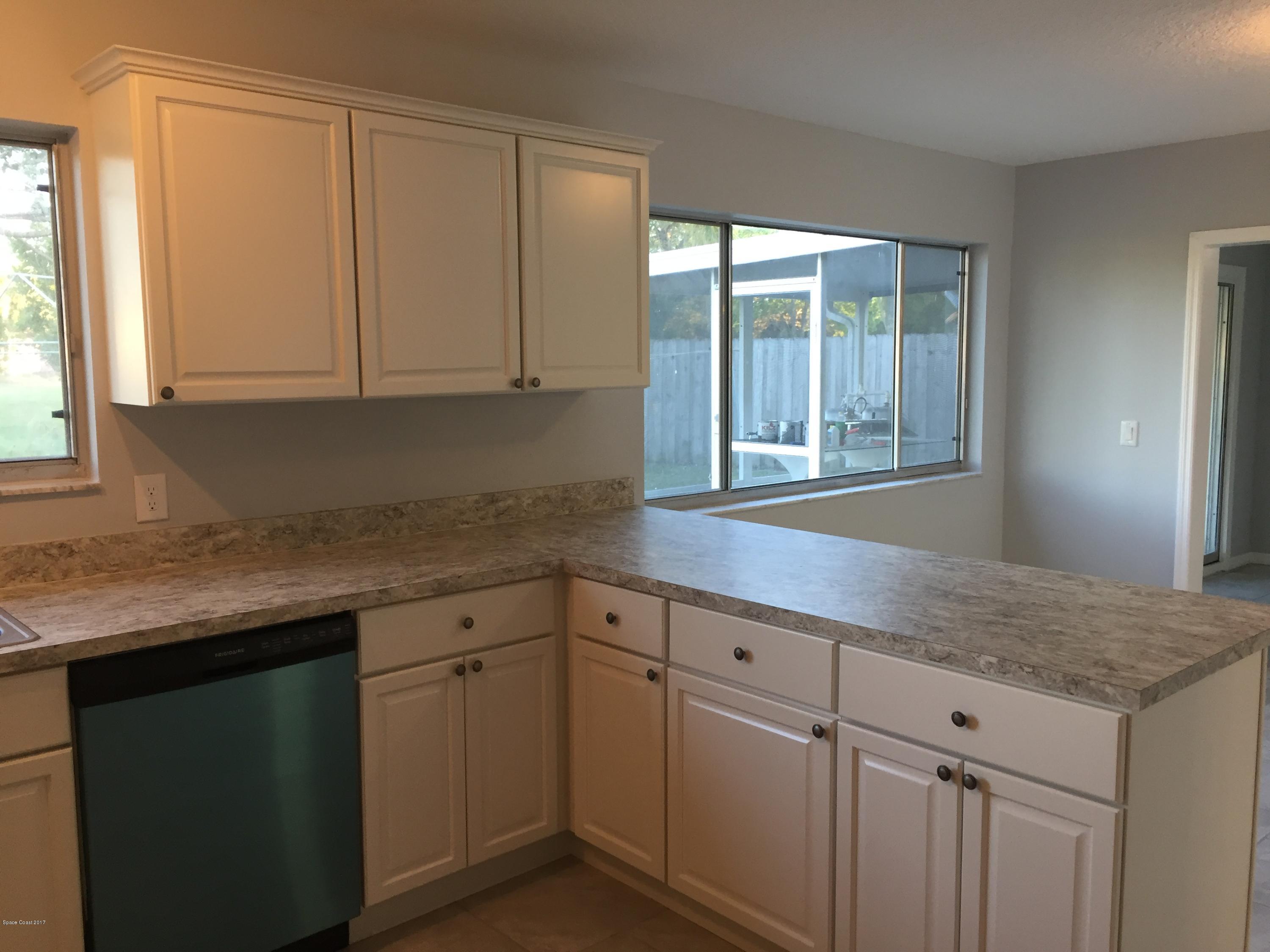 995 Cromey Road Northeast Palm Bay, FL 32905 - Photo 7 of 46 IMG_4575