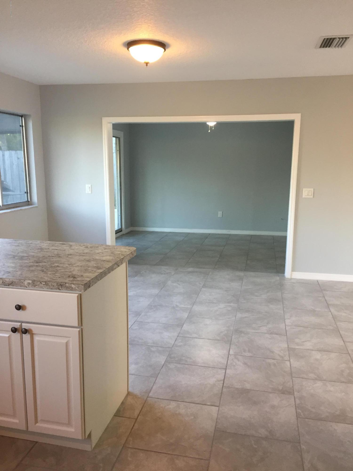 995 Cromey Road Northeast Palm Bay, FL 32905 - Photo 8 of 46 IMG_4576