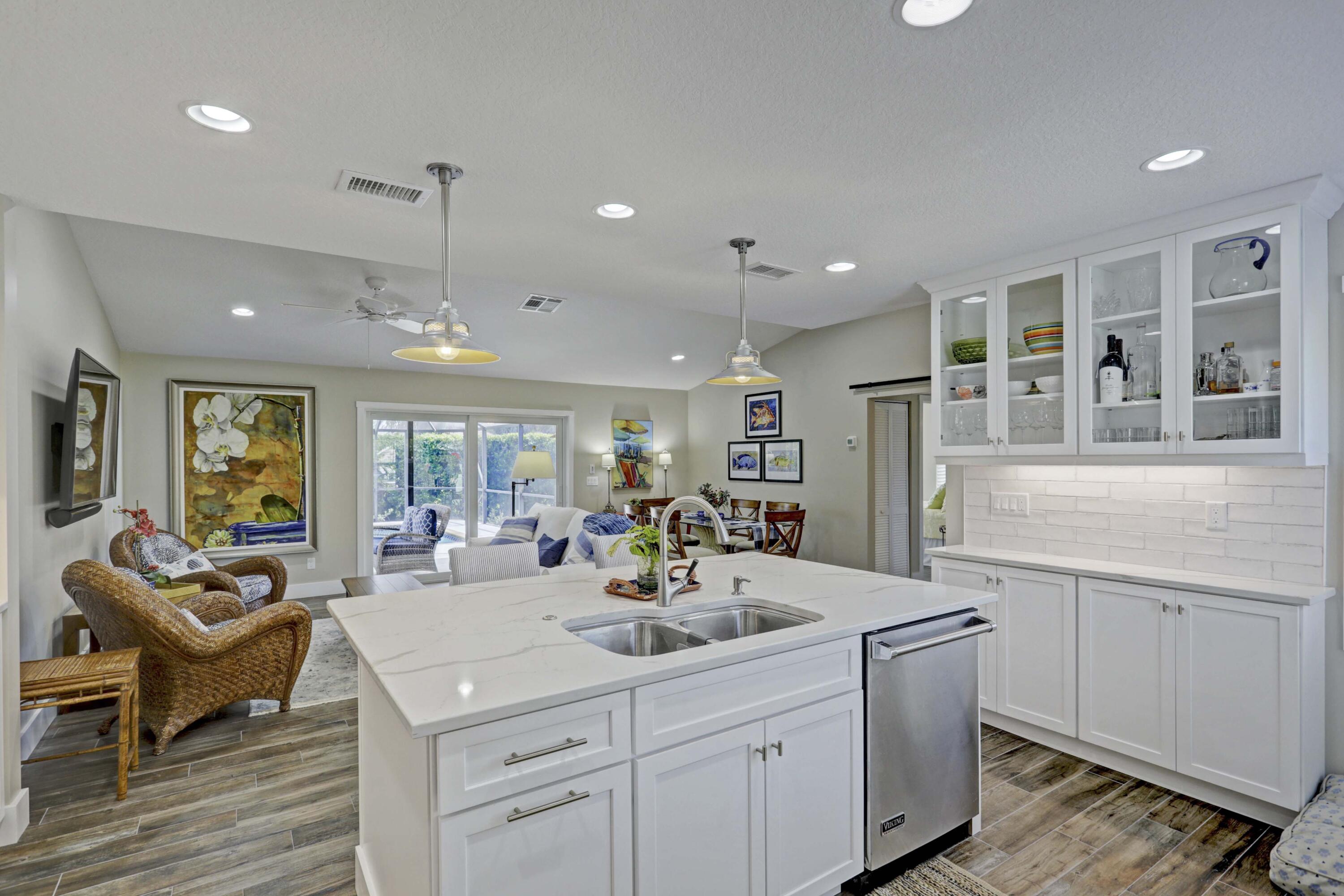 121 Wandering Trail Jupiter, FL 33458 - Photo 17 of 52 Kitchen