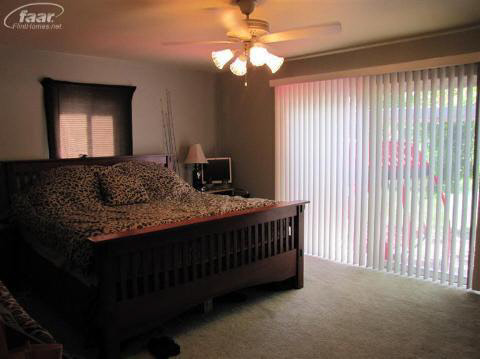 11134 White Lake Road Fenton, MI 48430 - Photo 5 of 8 20256903-4.JPG