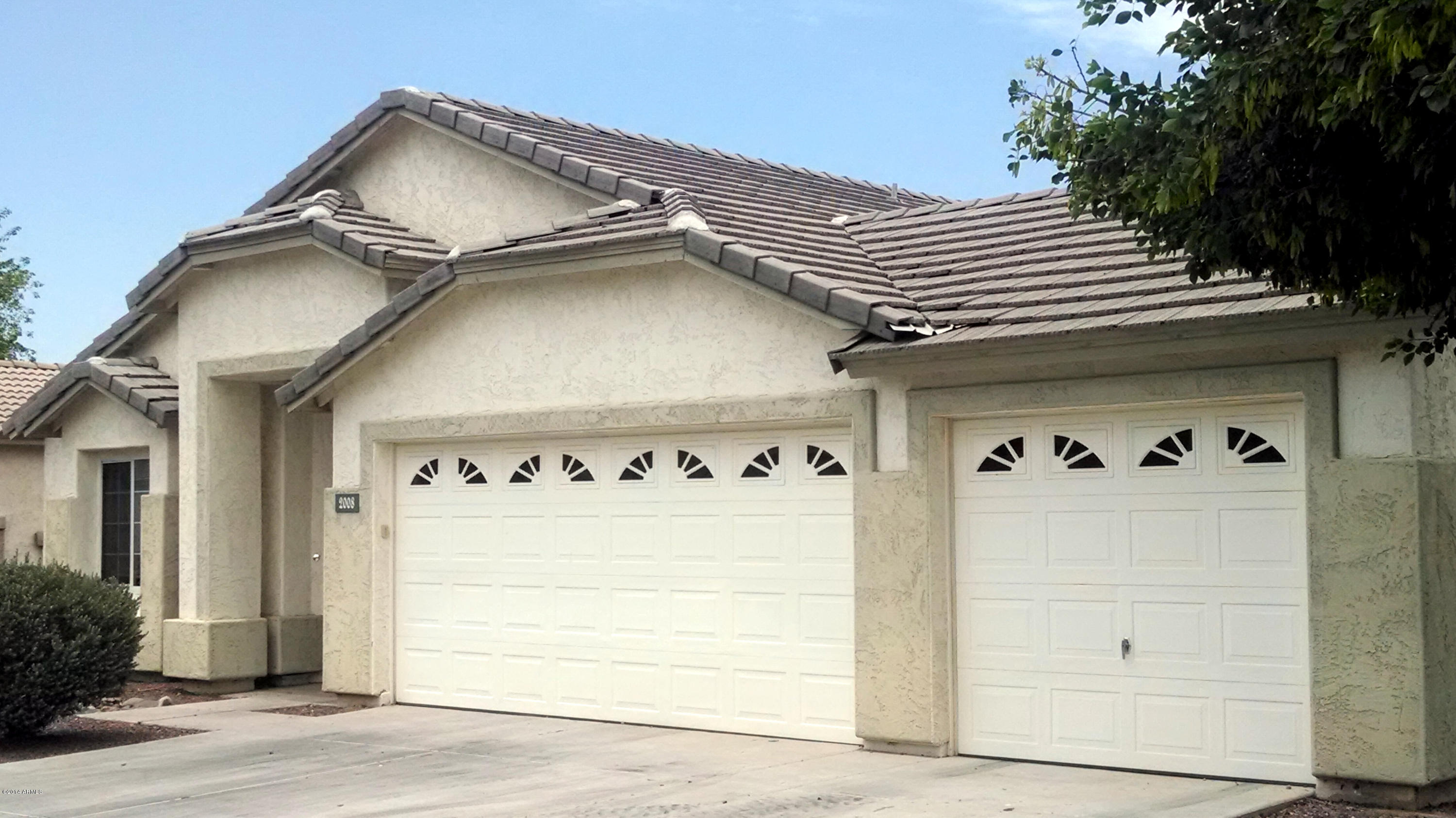 2008 West Maldonado Road Phoenix, AZ 85041 - Photo 3 of 9 IMG_20140529_120628881