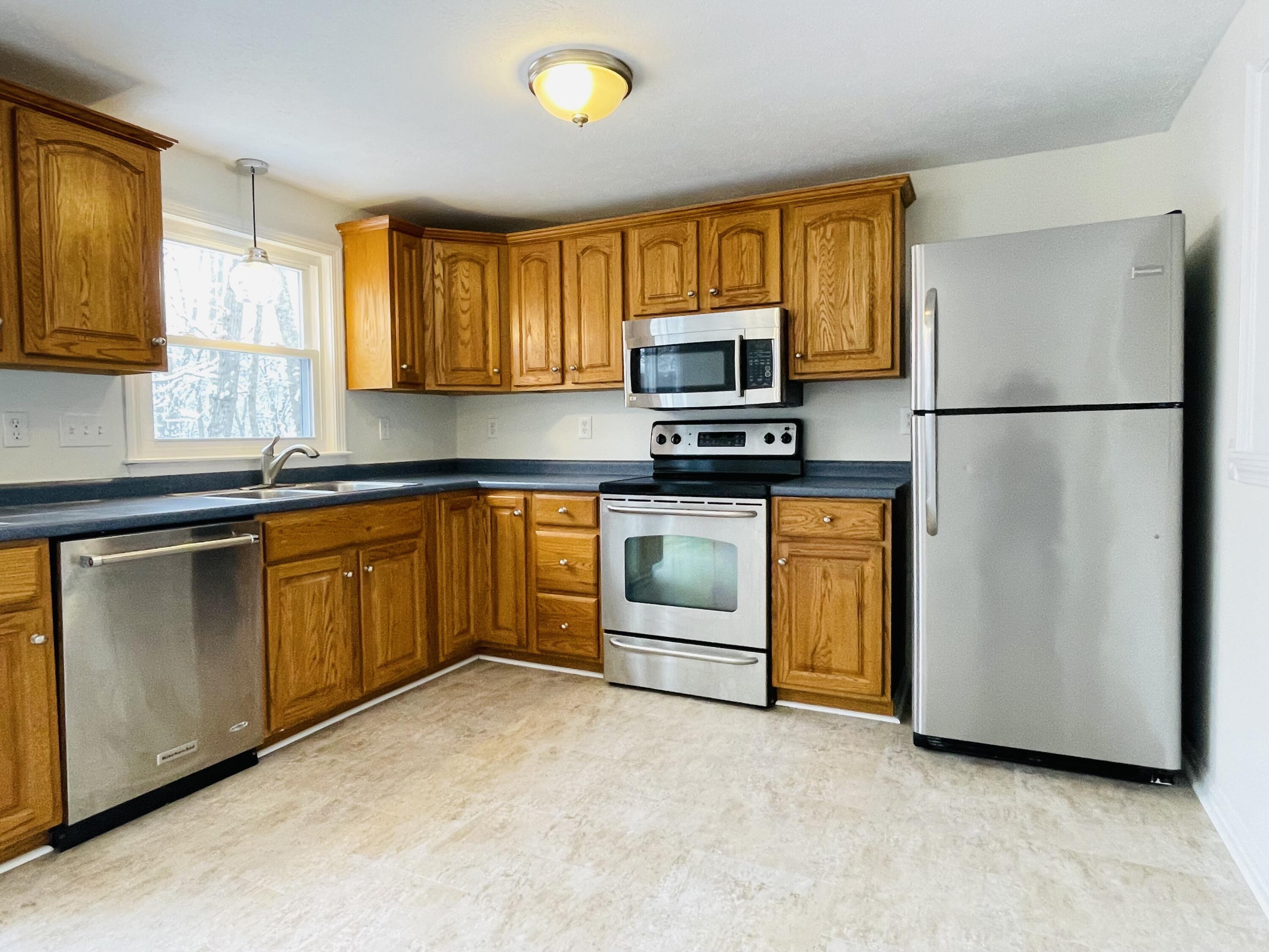 39 Powder Mill Drive, Unit 39 Kennebunk, ME 04043 - Photo 21 of 21 Stainless steel appliances