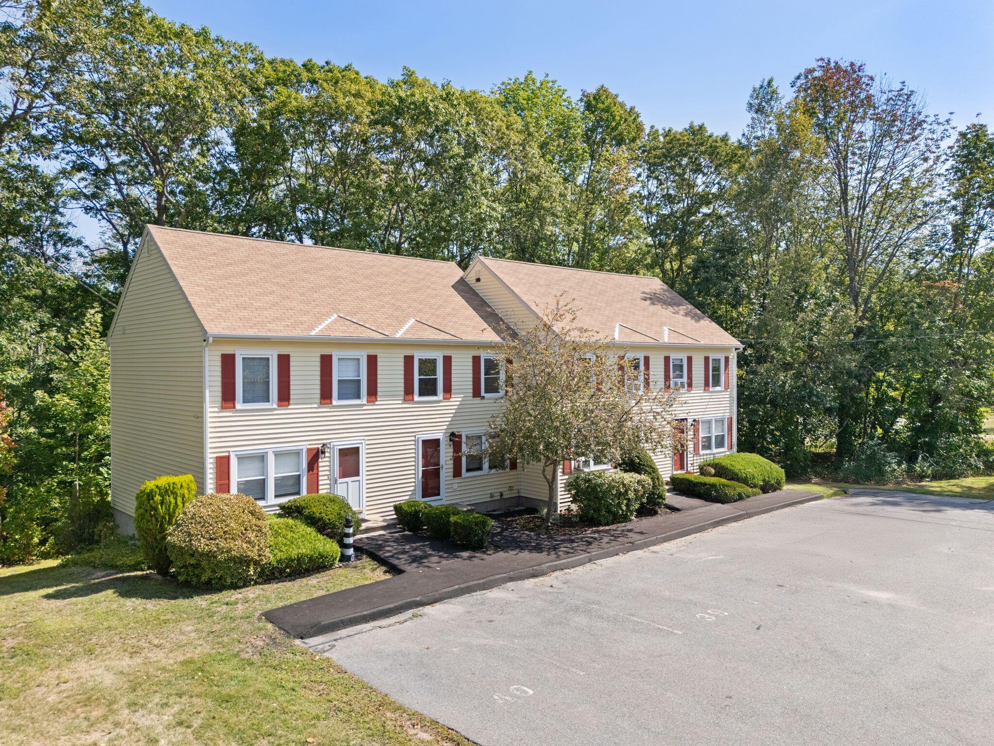 39 Powder Mill Drive, Unit 39 Kennebunk, ME 04043 - Photo 3 of 21 39 Powder Mill Dr - 2 reserved spots