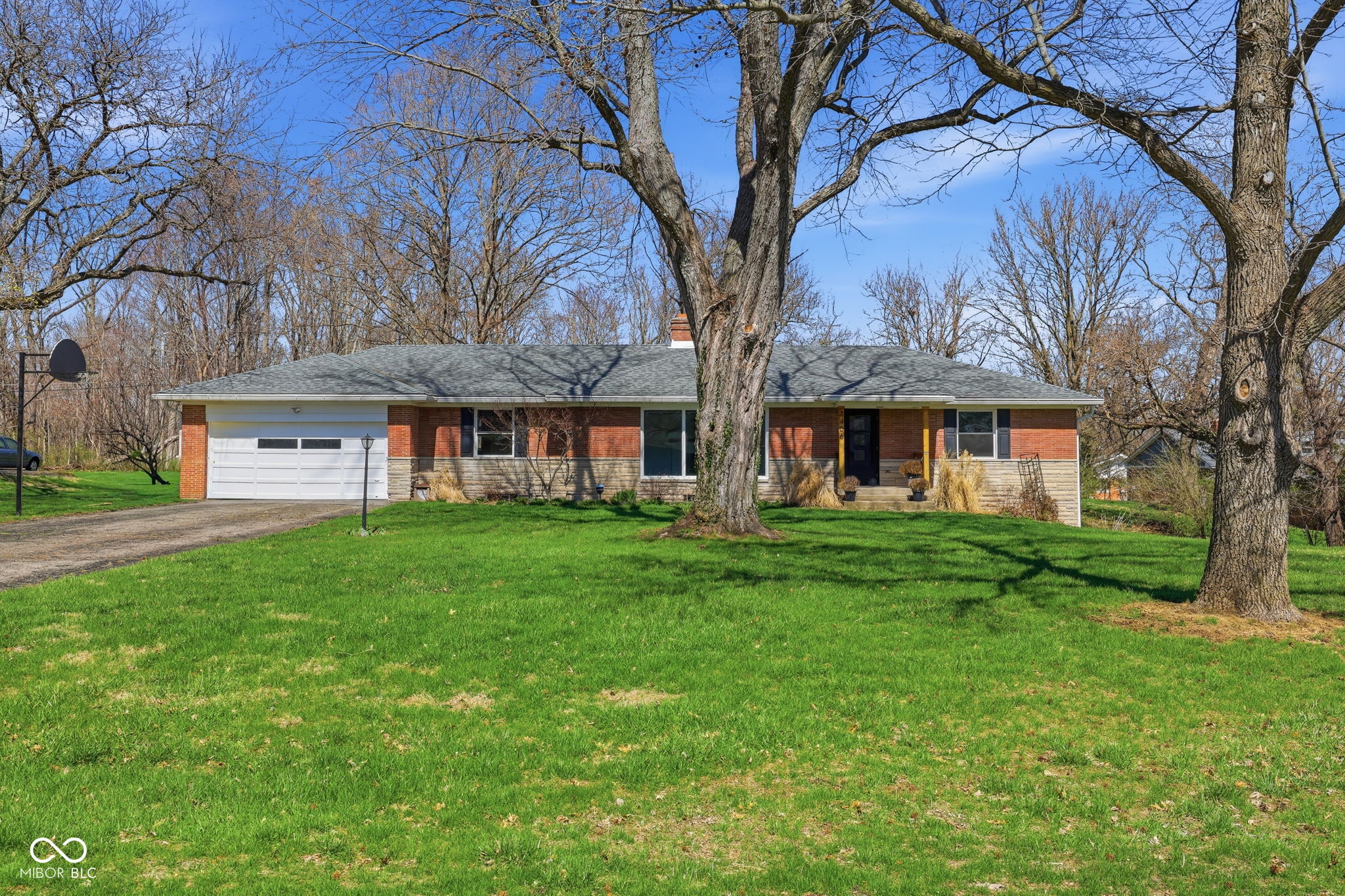 4406 Radnor Road Indianapolis, IN 46226 - Photo 2 of 57