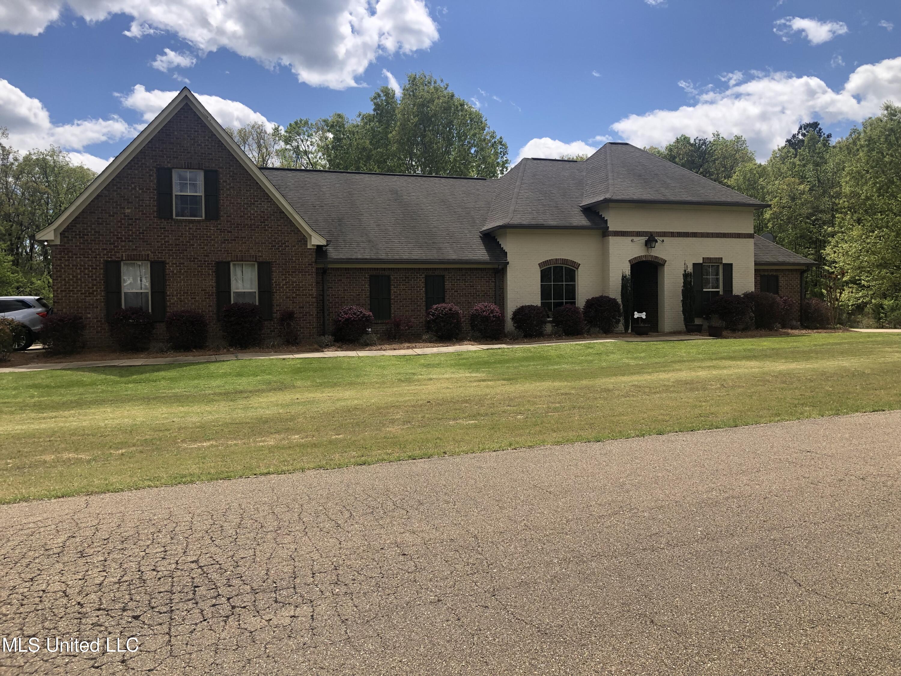 134 View Pointe Drive Clinton, MS 39056 - Photo 1 of 38 Front of Home
