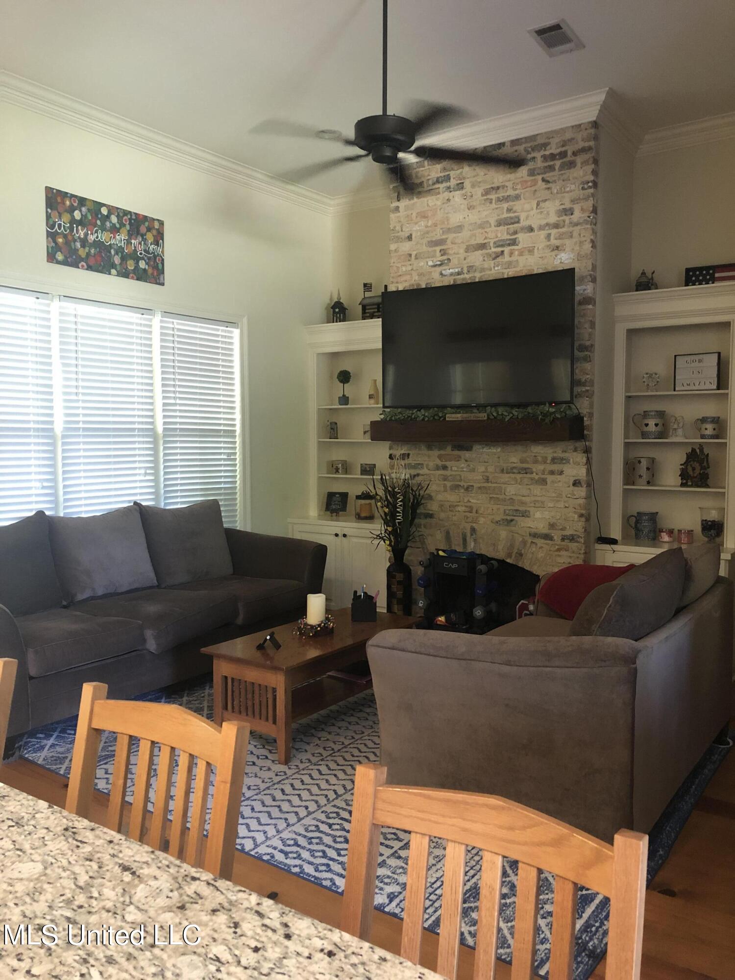 134 View Pointe Drive Clinton, MS 39056 - Photo 3 of 38 Living Room 2