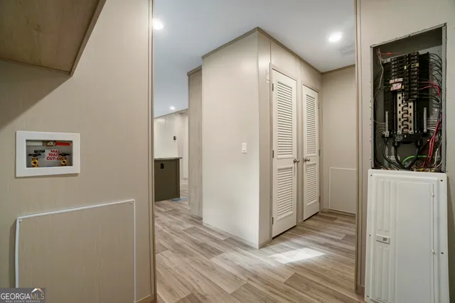 a view of hallway with elevator