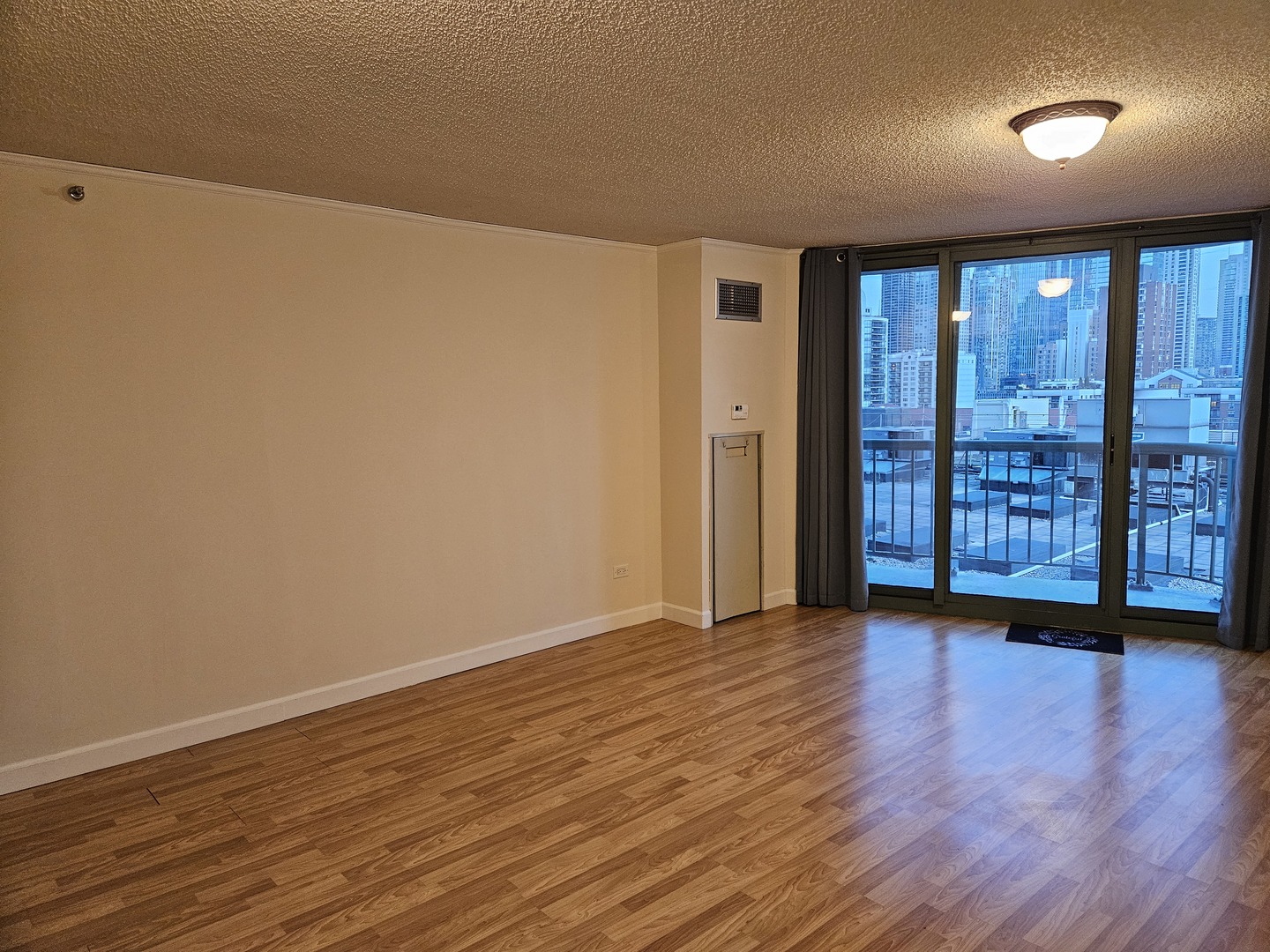 111 West Maple Street, Unit 912 Chicago, IL 60610 - Photo 4 of 15