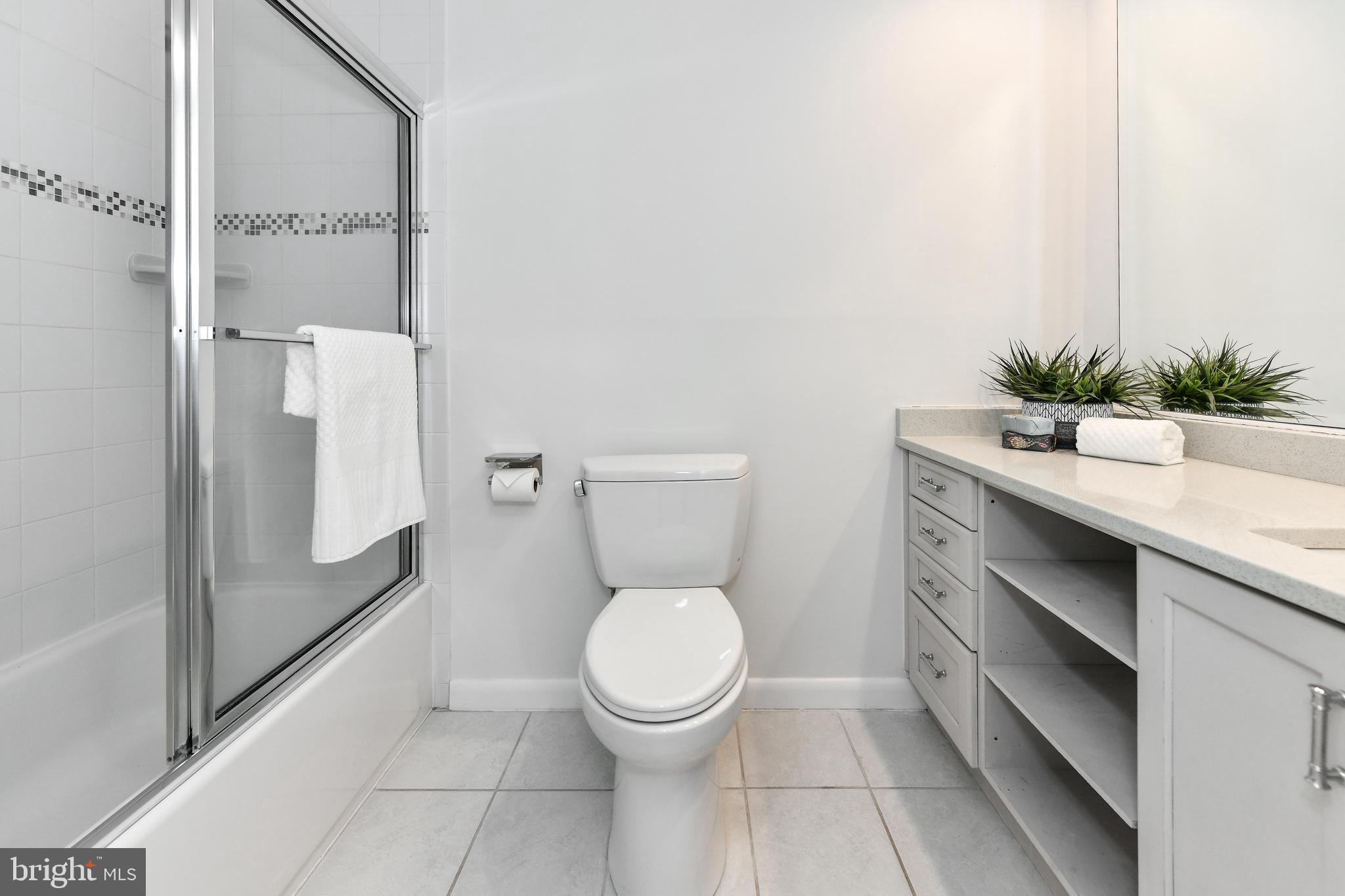 11701 Newbridge Court Reston, VA 20191 - Photo 27 of 64 Updated en suite
