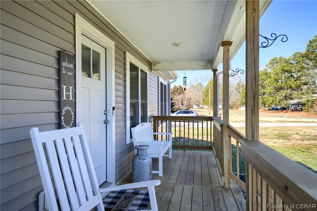 4944 Chestnut Fork Road Gloucester, VA 23061 - Photo 25 of 32 View of wooden deck