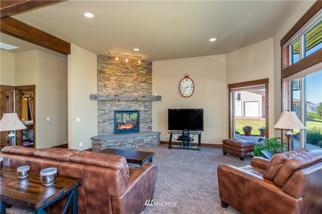 905 Boyd Road Chelan, WA 98816 - Photo 5 of 24 Gallery Image 5