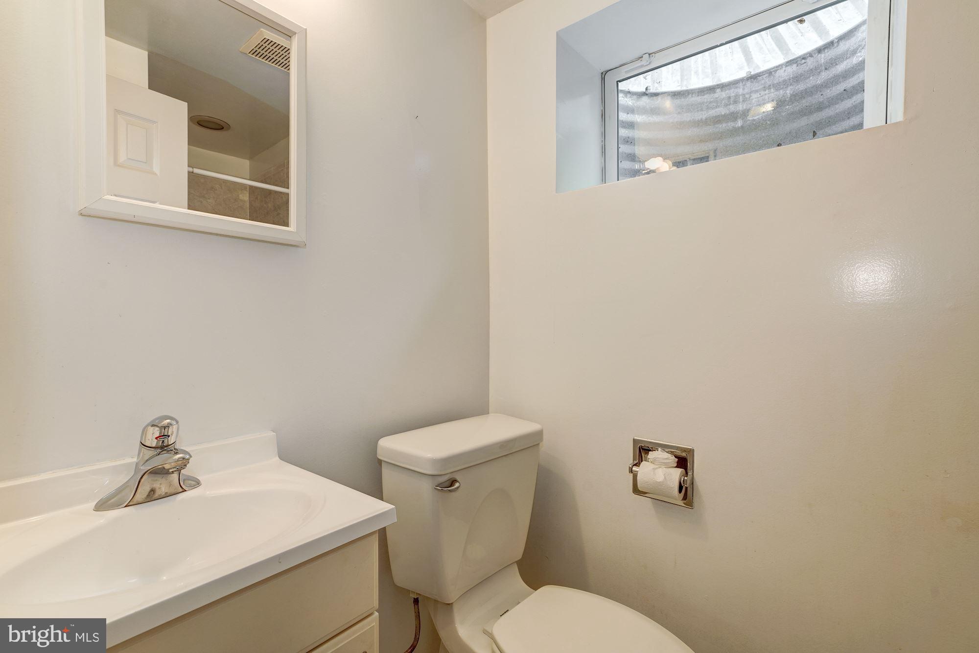 1608 Grace Church Road Silver Spring, MD 20910 - Photo 14 of 26 Full bathroom on bottom level