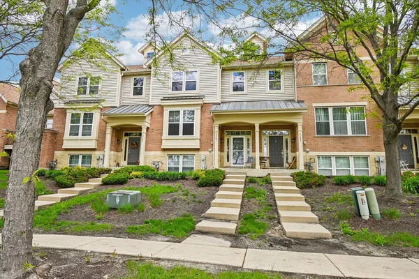 $399,999 | 5507 Cambridge Way, Hanover Park, IL 60133