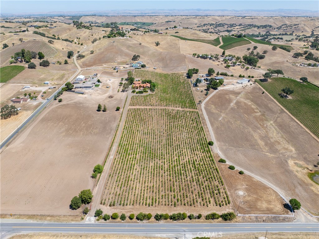 7568 Creston Road Paso Robles, CA 93446 - Photo 6 of 57