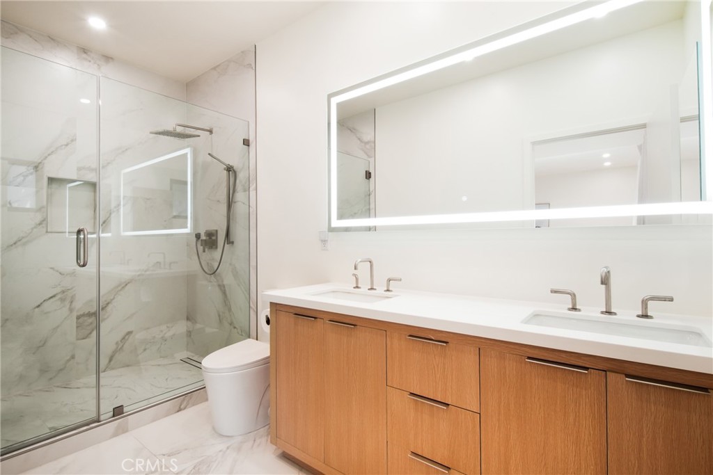 705 Rim Road Pasadena, CA 91107 - Photo 16 of 25 Primary Bathroom