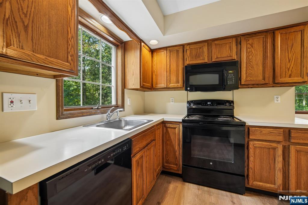 147 Kinnelon Road, Unit REDCARRIAGE Butler, NJ 07405 - Photo 8 of 20 Gallery Image 8