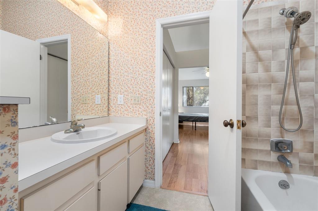 815 Southwest 51 Way, Unit 815 Gainesville, FL 32607 - Photo 22 of 29