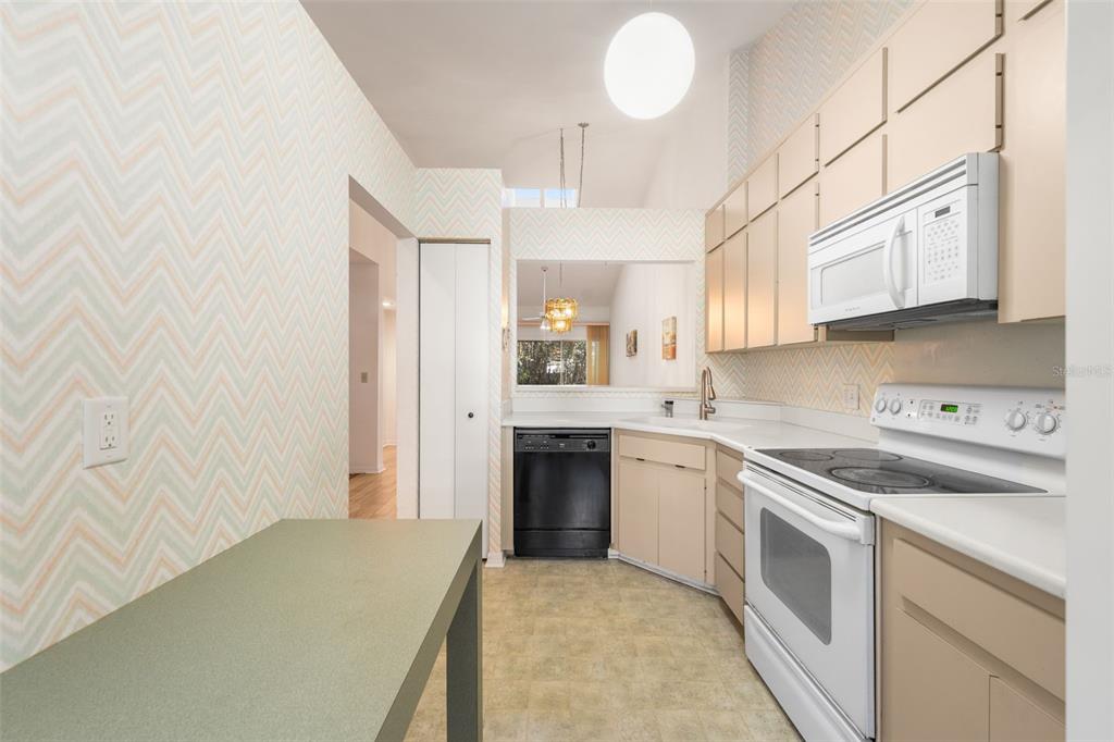 815 Southwest 51 Way, Unit 815 Gainesville, FL 32607 - Photo 6 of 29