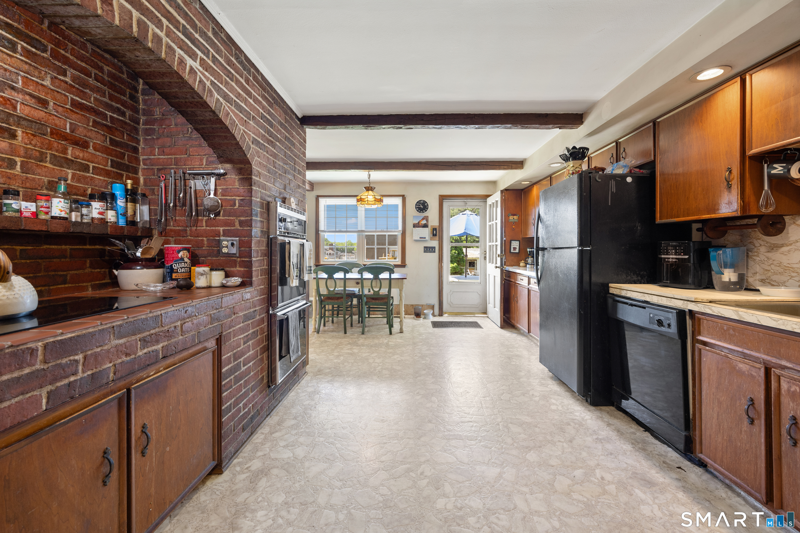 186 Schaffer Road Bethany, CT 06524 - Photo 4 of 34