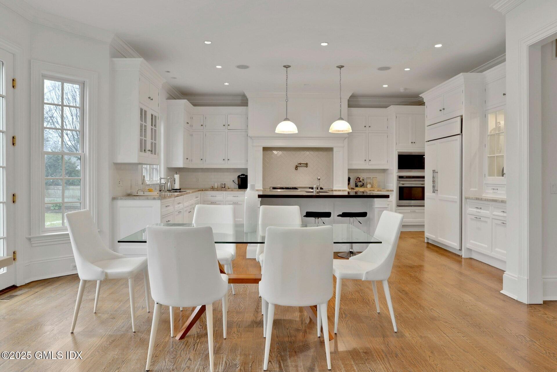 19 Parsonage Road Greenwich, CT 06830 - Photo 8 of 23 007-477849-_X0A8567_13911110