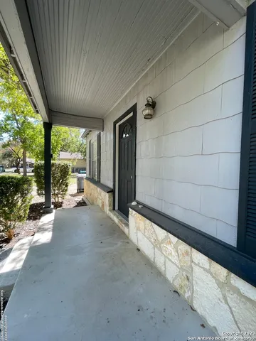 $1,795 | 935 Allen Avenue, New Braunfels, TX 78130
