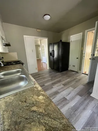 $1,550 | 935 Allen Avenue, New Braunfels, TX 78130