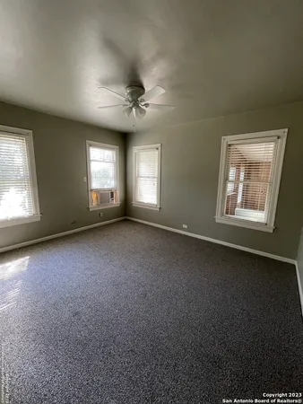 $1,550 | 935 Allen Avenue, New Braunfels, TX 78130