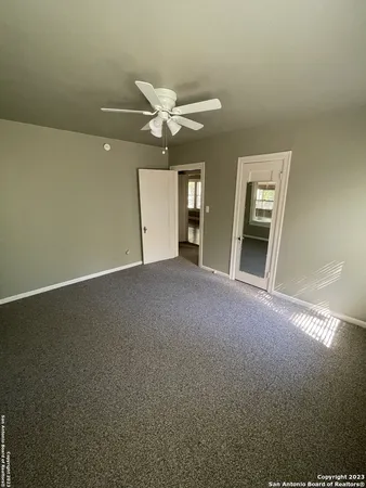 $1,550 | 935 Allen Avenue, New Braunfels, TX 78130