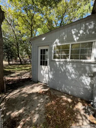 $1,550 | 935 Allen Avenue, New Braunfels, TX 78130