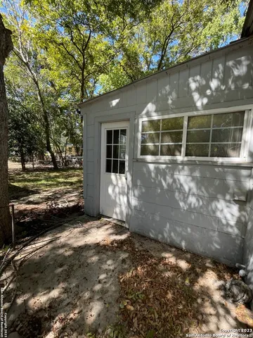 $1,795 | 935 Allen Avenue, New Braunfels, TX 78130