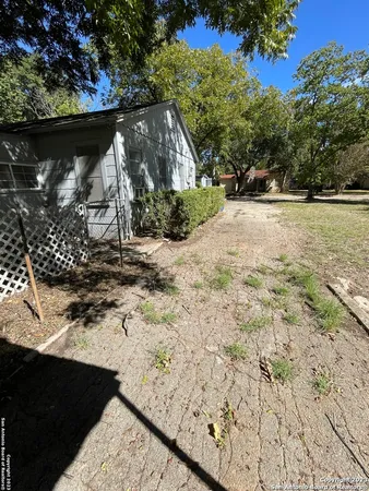 $1,550 | 935 Allen Avenue, New Braunfels, TX 78130