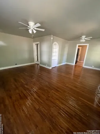 $1,550 | 935 Allen Avenue, New Braunfels, TX 78130