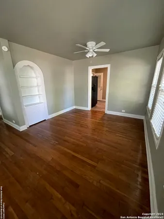 $1,550 | 935 Allen Avenue, New Braunfels, TX 78130