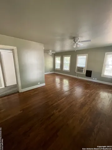 $1,795 | 935 Allen Avenue, New Braunfels, TX 78130