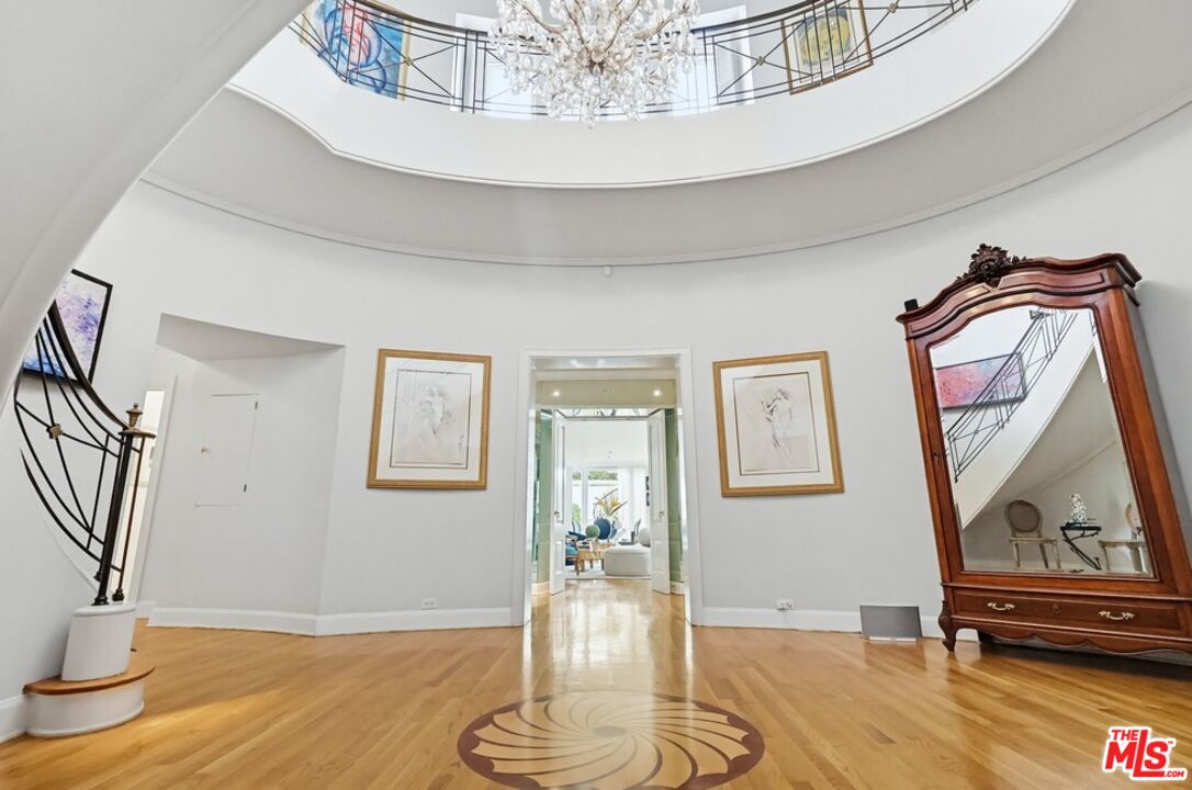 516 South Rimpau Boulevard Los Angeles, CA 90020 - Photo 11 of 72