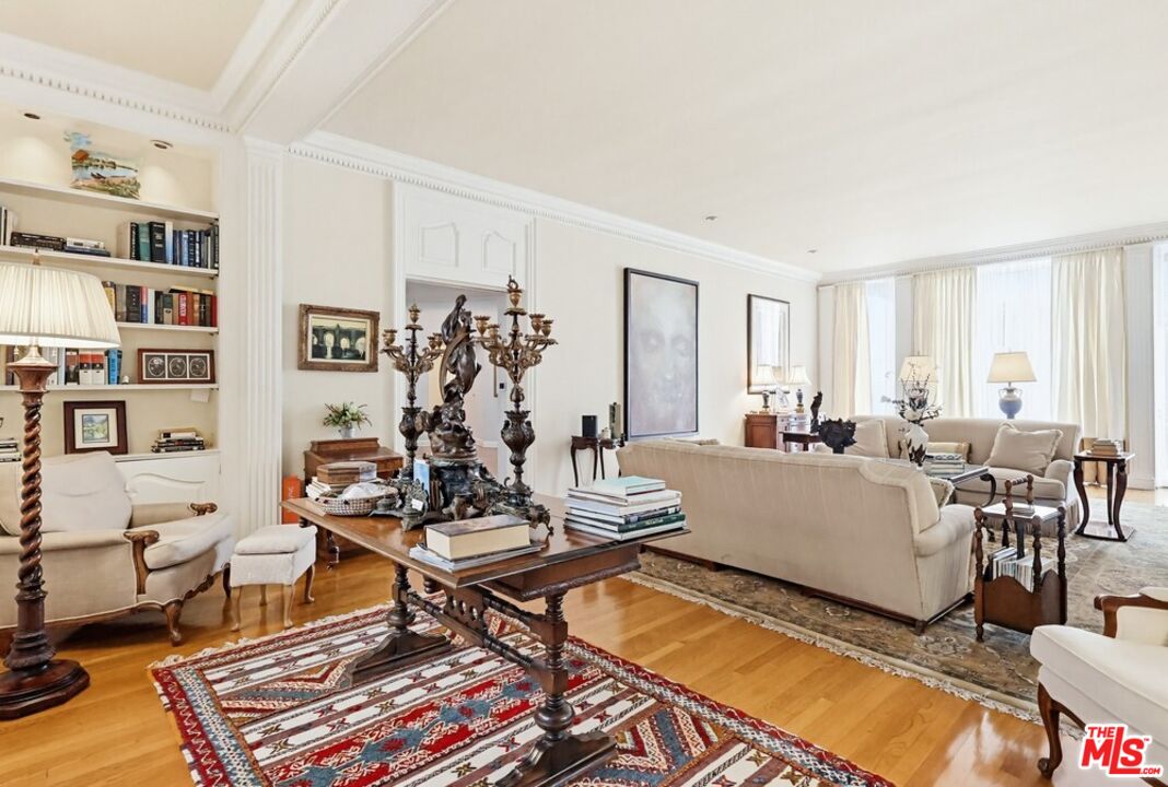 516 South Rimpau Boulevard Los Angeles, CA 90020 - Photo 16 of 72