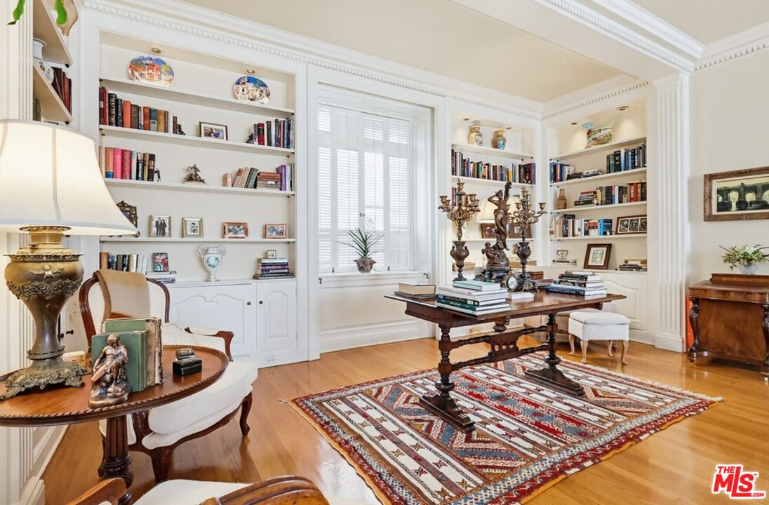 516 South Rimpau Boulevard Los Angeles, CA 90020 - Photo 18 of 72