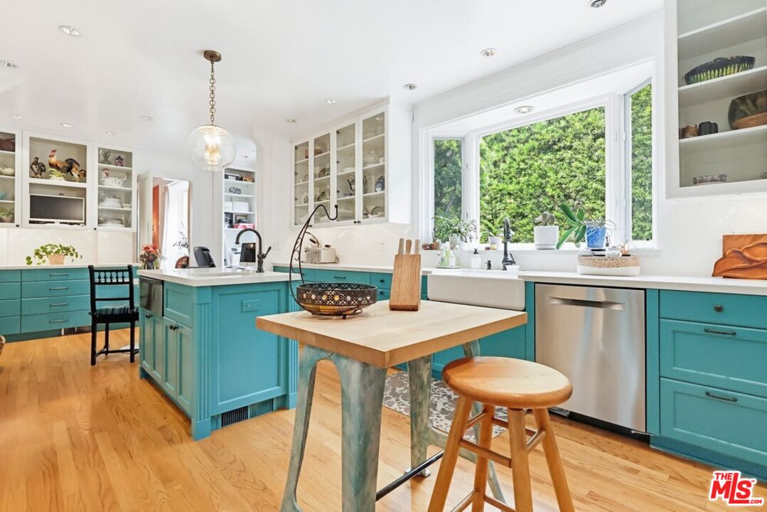 516 South Rimpau Boulevard Los Angeles, CA 90020 - Photo 26 of 72