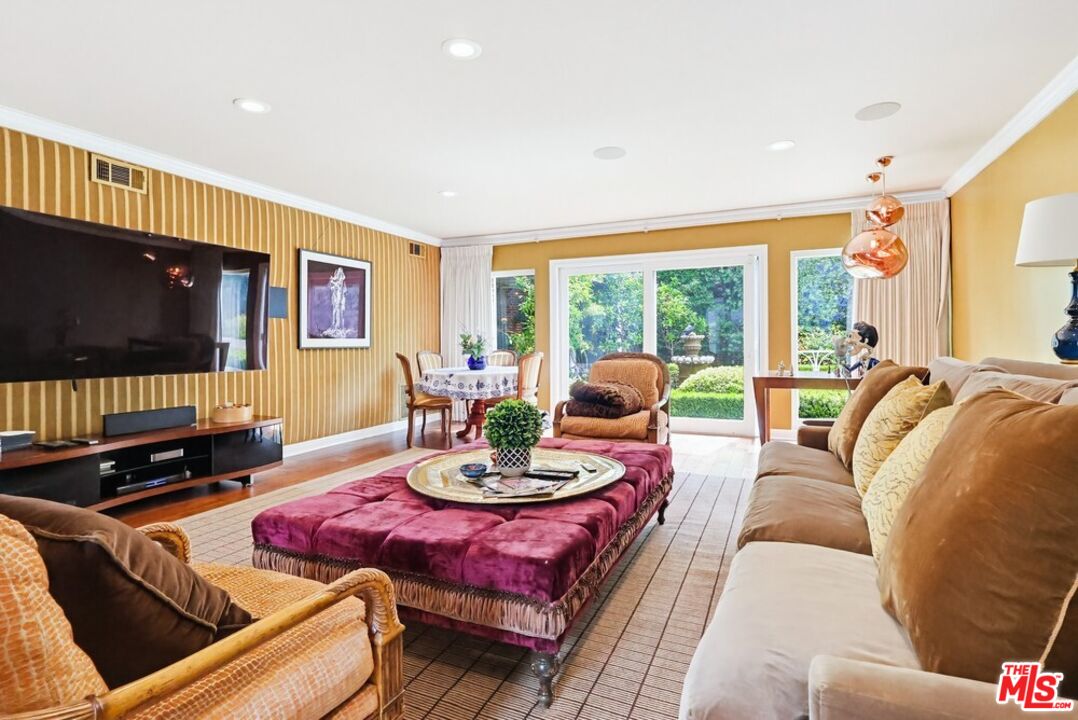 516 South Rimpau Boulevard Los Angeles, CA 90020 - Photo 41 of 72