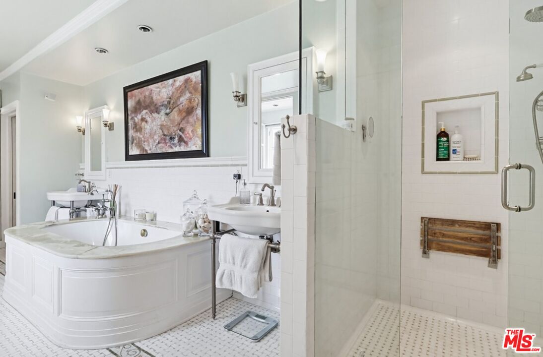 516 South Rimpau Boulevard Los Angeles, CA 90020 - Photo 49 of 72