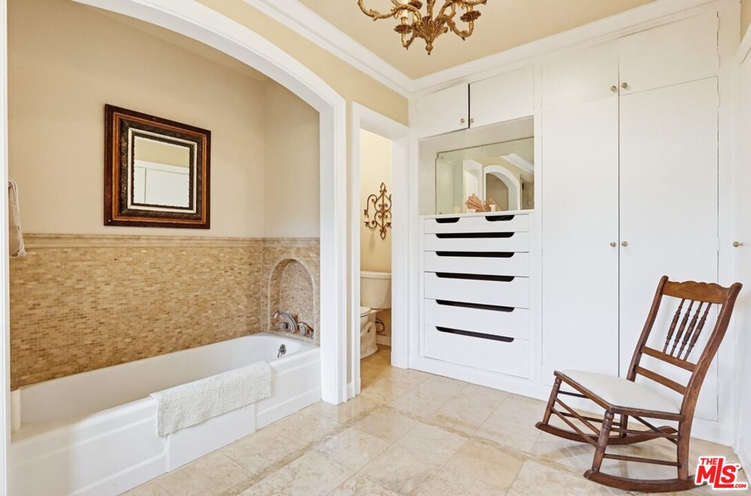 516 South Rimpau Boulevard Los Angeles, CA 90020 - Photo 54 of 72