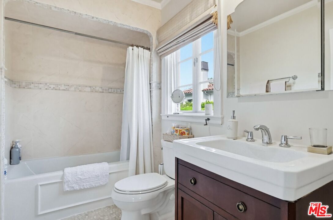 516 South Rimpau Boulevard Los Angeles, CA 90020 - Photo 58 of 72