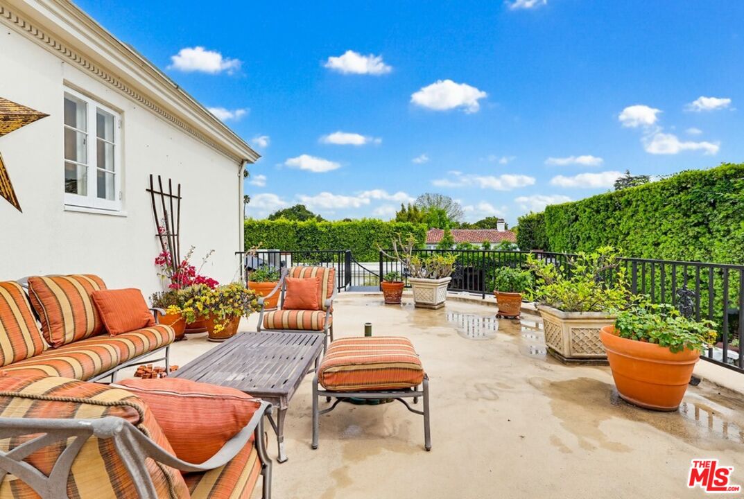 516 South Rimpau Boulevard Los Angeles, CA 90020 - Photo 60 of 72