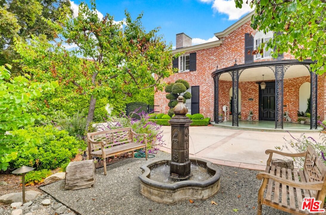 516 South Rimpau Boulevard Los Angeles, CA 90020 - Photo 6 of 72