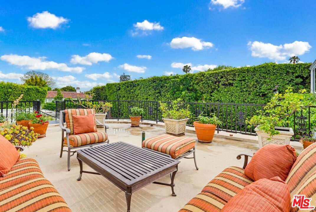 516 South Rimpau Boulevard Los Angeles, CA 90020 - Photo 61 of 72