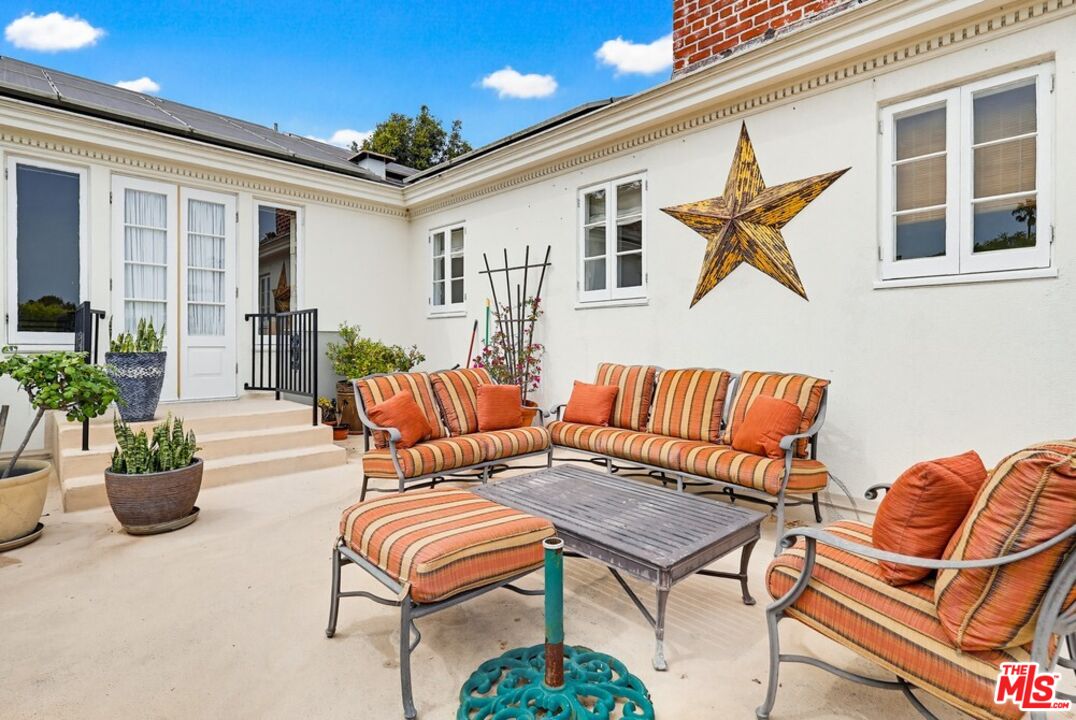 516 South Rimpau Boulevard Los Angeles, CA 90020 - Photo 62 of 72