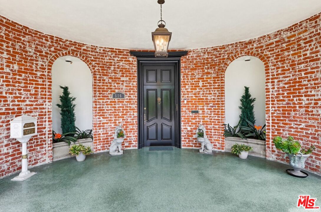 516 South Rimpau Boulevard Los Angeles, CA 90020 - Photo 9 of 72