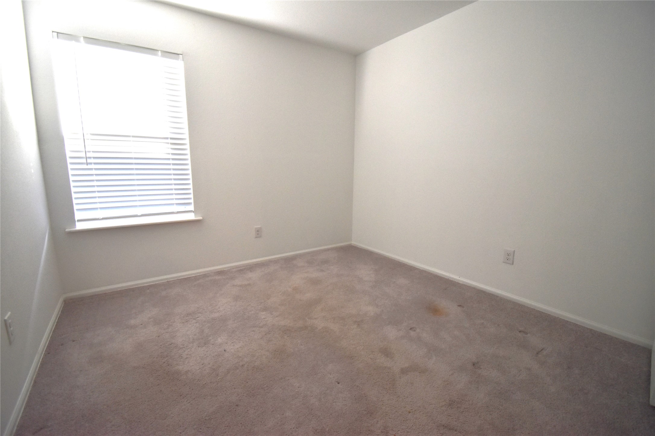 3326 Spanish Oak Lane Rosenberg, TX 77471 - Photo 16 of 24 an empty room with a window