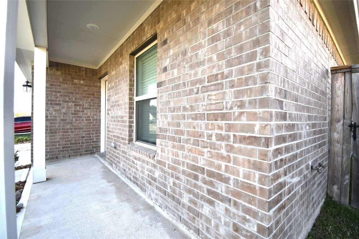 3326 Spanish Oak Lane Rosenberg, TX 77471 - Photo 2 of 24 a view of a balcony